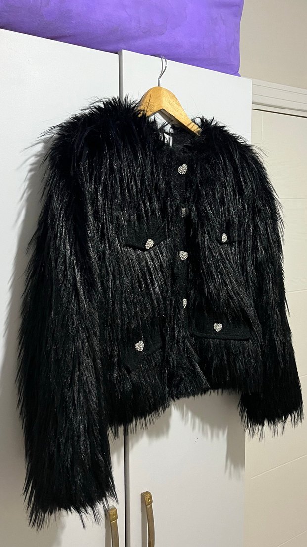 Uzun Siyah Tüylü Kadın Suni Kürk - Görsel 3