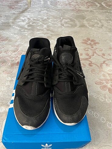 Nike spor ayakkabı