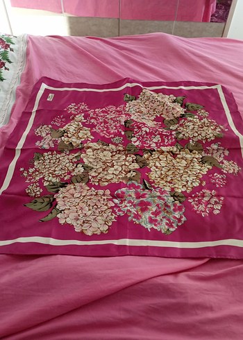 Pembe çiçek desenli İpek Kadın Fular eşarp