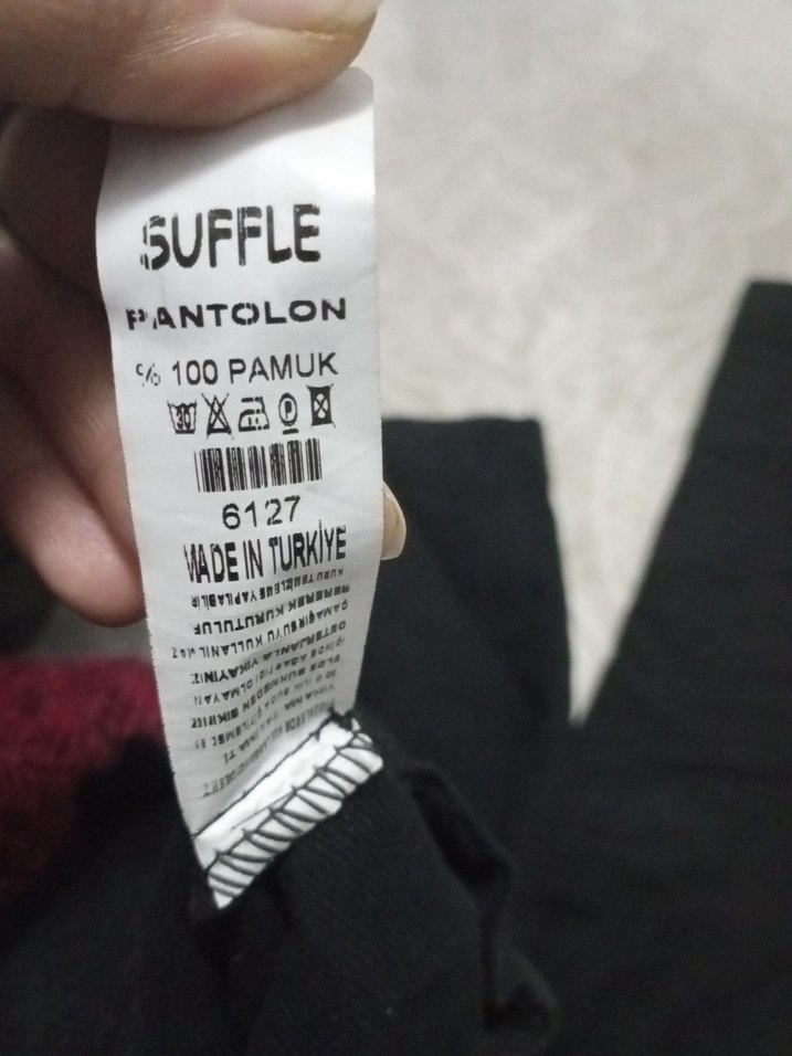 Düğmeli Siyah Rahat Kesim Kadın Kumaş Pantolon - Görsel 4