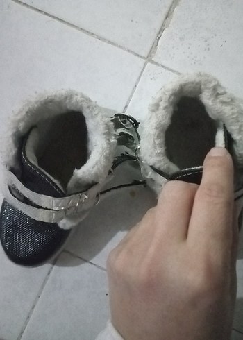 Kız Çocuk Gri Tokalı Kauçuk Bot - Görsel 4