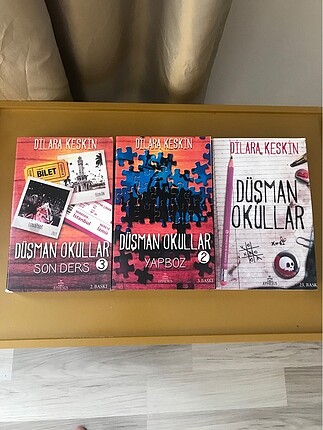Düşman okulları