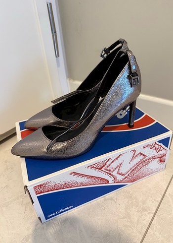 Gri Baskılı Tokalı Stiletto Kadın Ayakkabı - Görsel 2