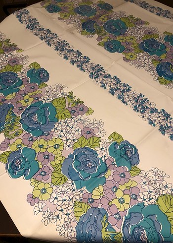 Çiçek Desenli PVC Masa Örtüsü - Görsel 3