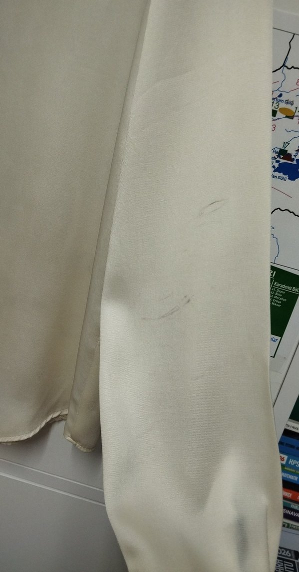 Siyah yakalı beyaz uzun kollu kadın gömlek - Görsel 5