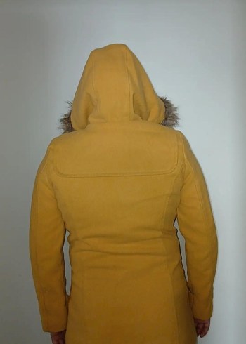 Kürk Detaylı Sarı Kadın Kışlık Mont - Görsel 3