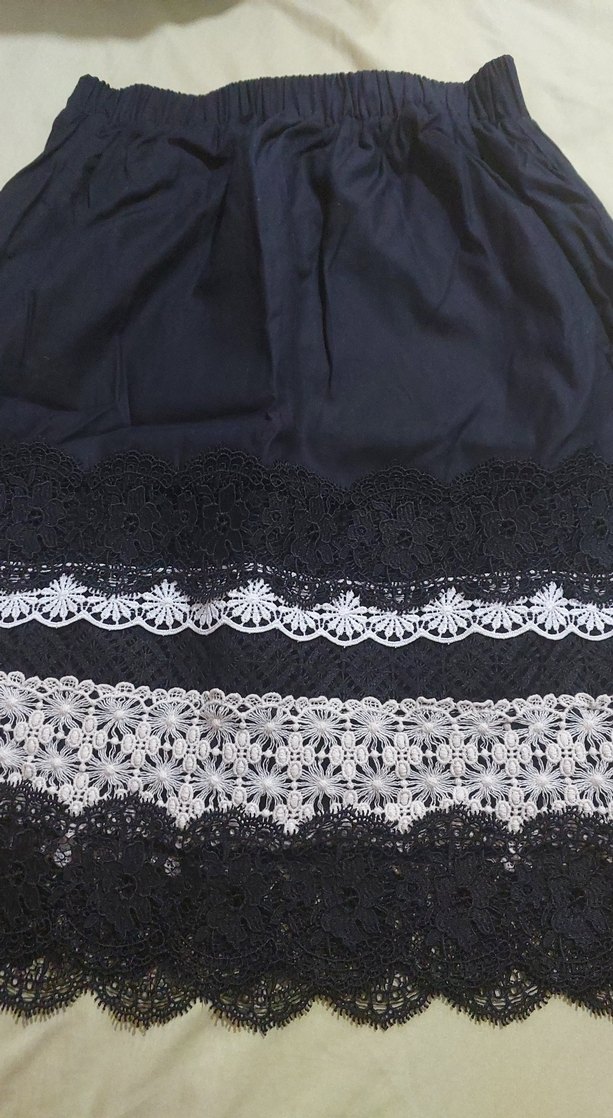 Dantel Detaylı Siyah Midi etek - Görsel 3