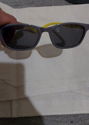 çocuk Gri Parlak Minimalist Gözlük - Görsel 4