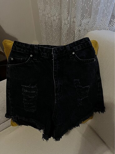 Trendyol & Milla Siyah şort