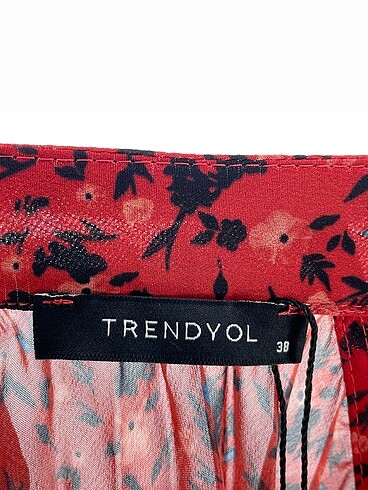 38 Beden çeşitli Renk Trendyol & Milla Bluz %70 İndirimli.
