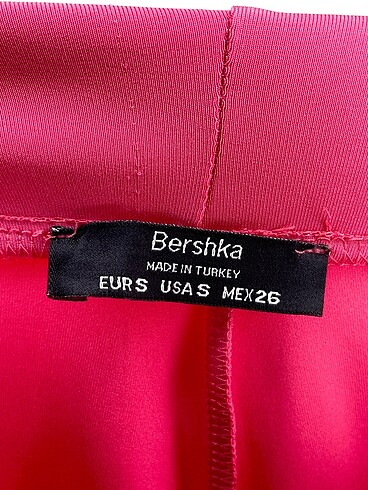 s Beden pembe Renk Bershka Mini Şort %70 İndirimli.