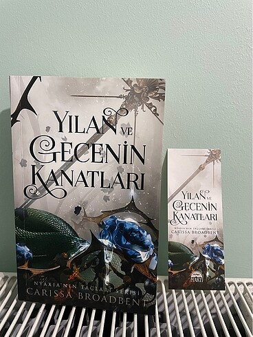 Yılan ve gecenin kanatları