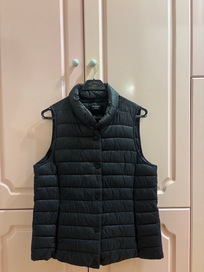 Düğmeli Siyah Kadın Şişme Yelek - Görsel 3