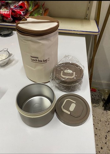 Beyaz Yemek Kabı Seti ve Taşıma Çantası - Görsel 3