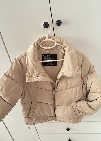 Düğmeli Kısa Bej Kadın Kışlık Mont - Görsel 3