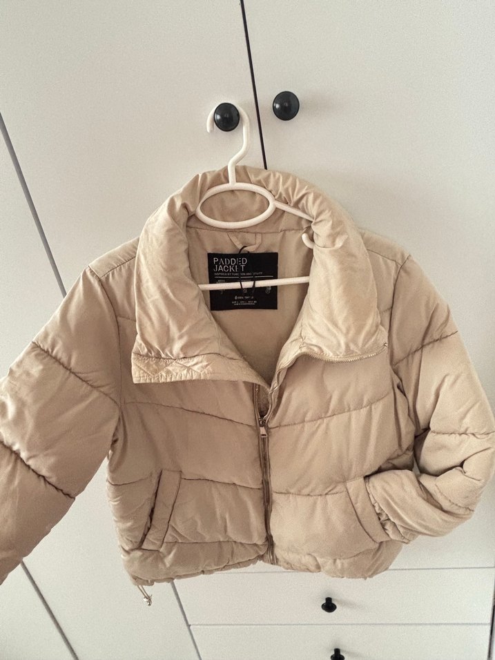 Düğmeli Kısa Bej Kadın Kışlık Mont - Görsel 3