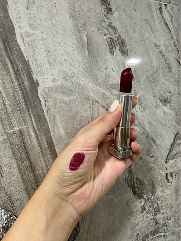 Maybelline 975 divine wine bordo ruj