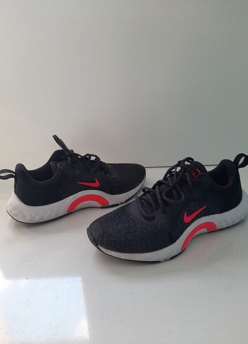 Nike Renew in Seanson Kadın Spor Ayakkabı