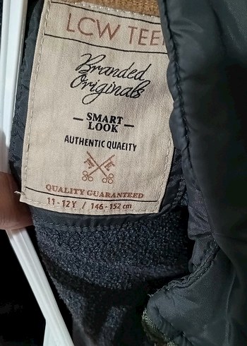 Düğmeli Siyah Erkek Çocuk Kaban - Görsel 7