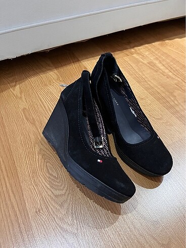 38 Beden siyah Renk Tommy 38
