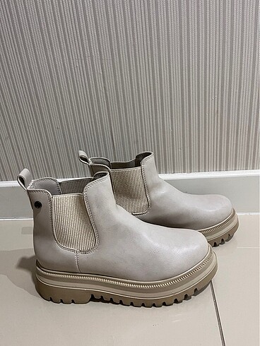 Pierre Cardin bot 39