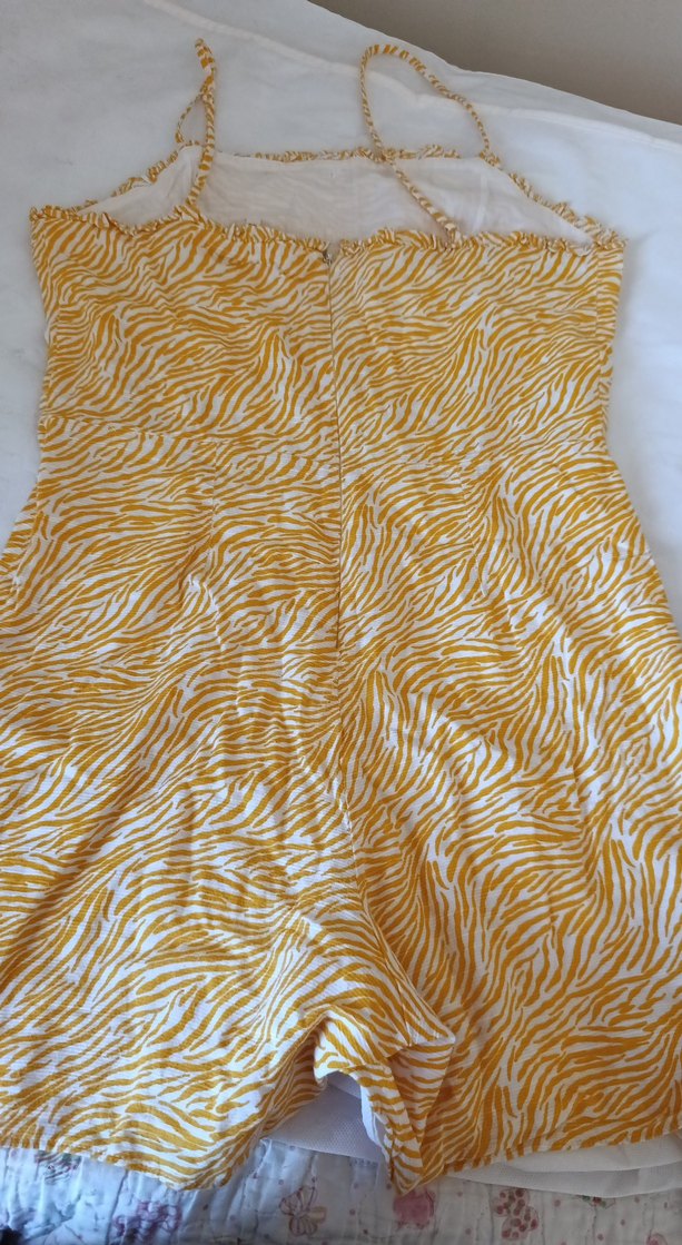 Sarı Zebra Desenli Düğmeli Kolsuz şort tulum - Görsel 2