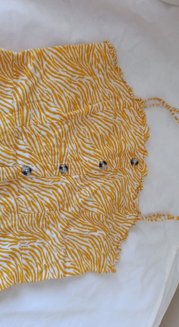 Sarı Zebra Desenli Düğmeli Kolsuz şort tulum - Görsel 4