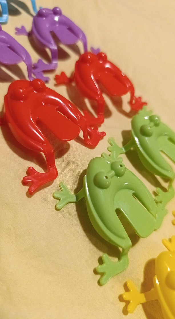 Çocuklar için renkli zıplayan kurbağa - Görsel 3