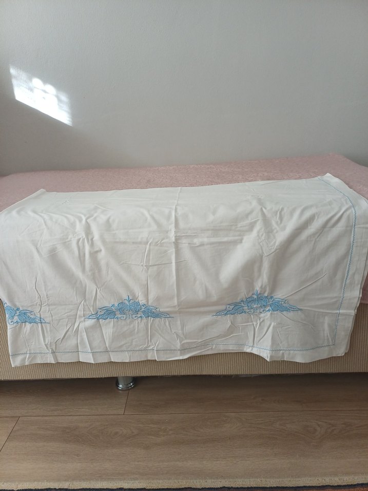 Nakışlı Beyaz Yatak örtüsü - Görsel 5