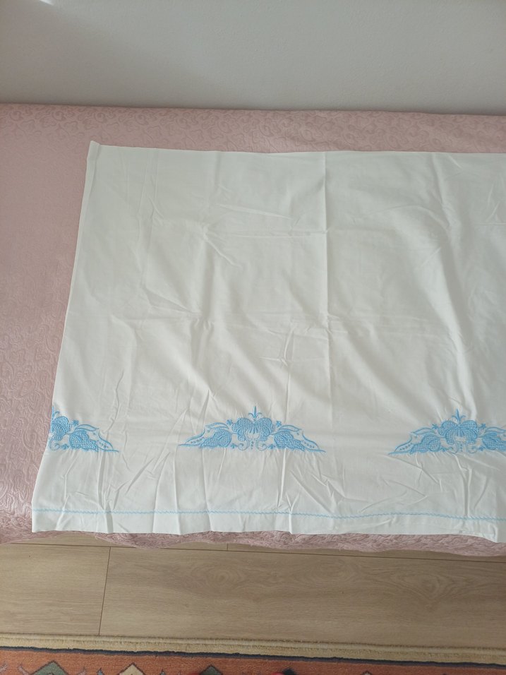 Nakışlı Beyaz Yatak örtüsü - Görsel 4