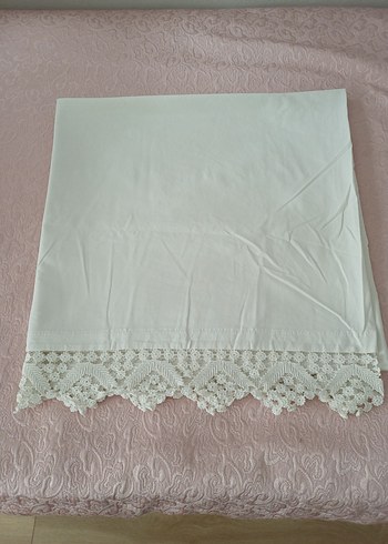 Beyaz Dantel Detaylı Düz Yatak Örtüsü - Görsel 6