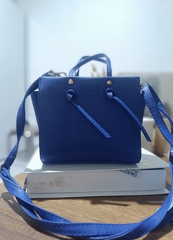 Mavi kol çantası 