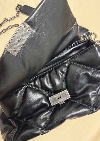 Siyah Deri Zincir Detaylı Kadın Çanta - Görsel 3