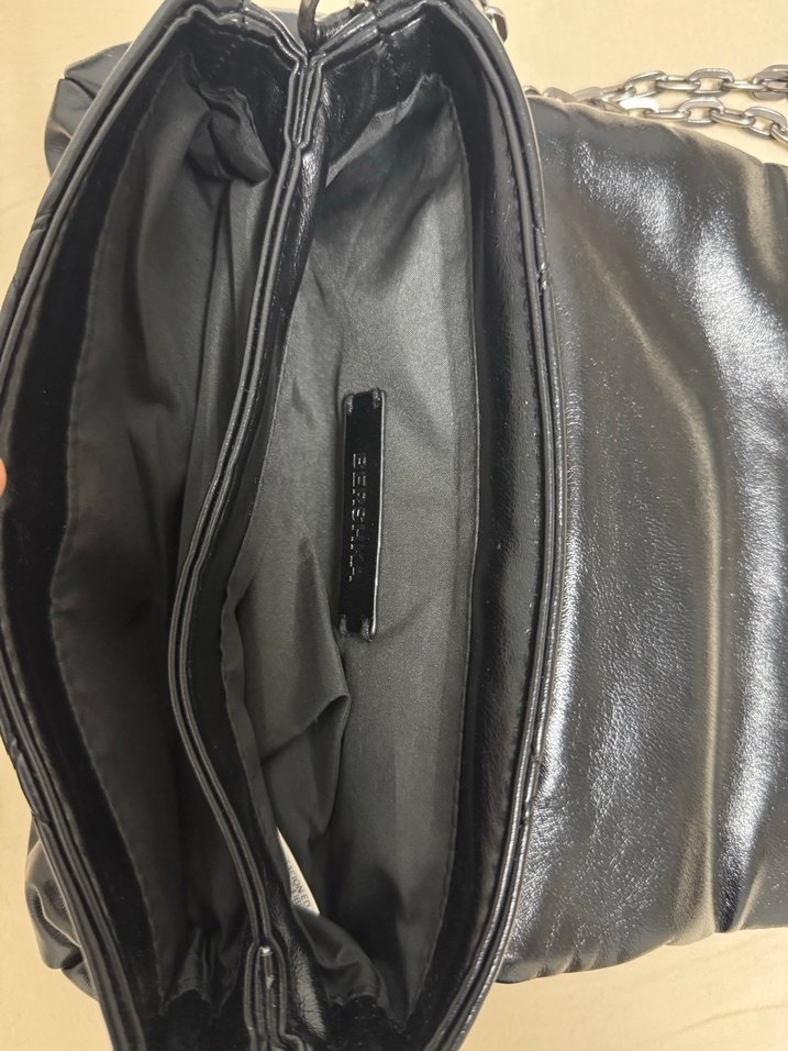 Siyah Deri Zincir Detaylı Kadın Çanta - Görsel 4