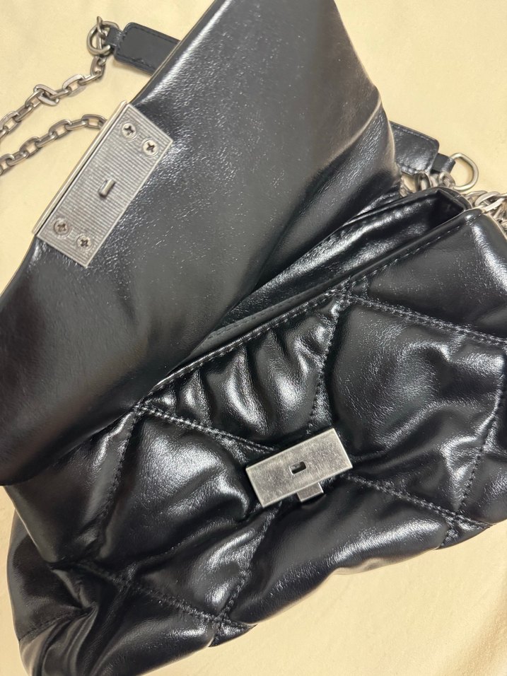 Siyah Deri Zincir Detaylı Kadın Çanta - Görsel 3