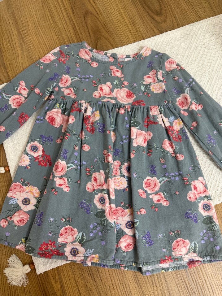 Kız Çocuk Gri Çiçekli Fırfırlı Elbise - Görsel 3