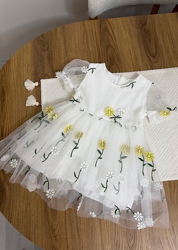 Nakışlı Beyaz Kız Çocuk Elbisesi - Görsel 2