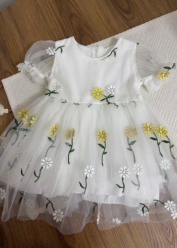 Nakışlı Beyaz Kız Çocuk Elbisesi - Görsel 3