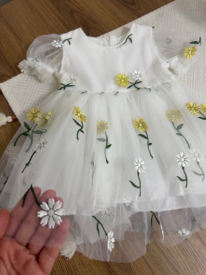 Nakışlı Beyaz Kız Çocuk Elbisesi - Görsel 4