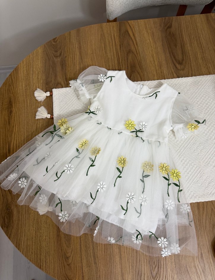 Nakışlı Beyaz Kız Çocuk Elbisesi - Görsel 2