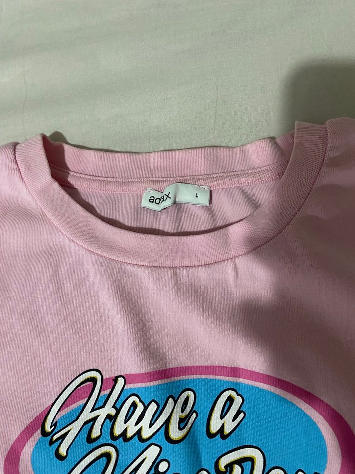 Pembe Baskılı Kadın Tişört - Görsel 2