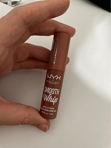 Nyx smooth whip köpük mat ruj