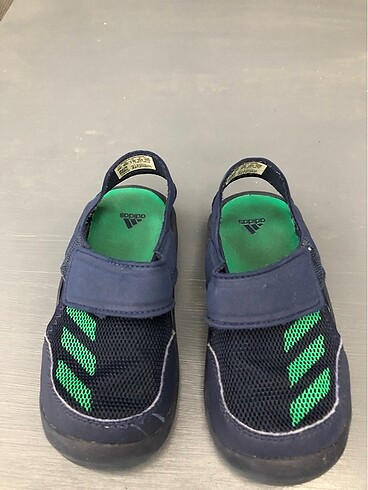 Adidas çocuk sandalet