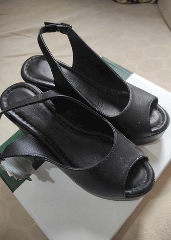 Siyah Kadın Dolgu Topuklu - Görsel 3