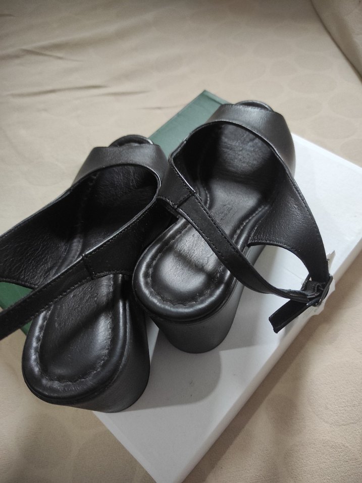 Siyah Kadın Dolgu Topuklu - Görsel 4