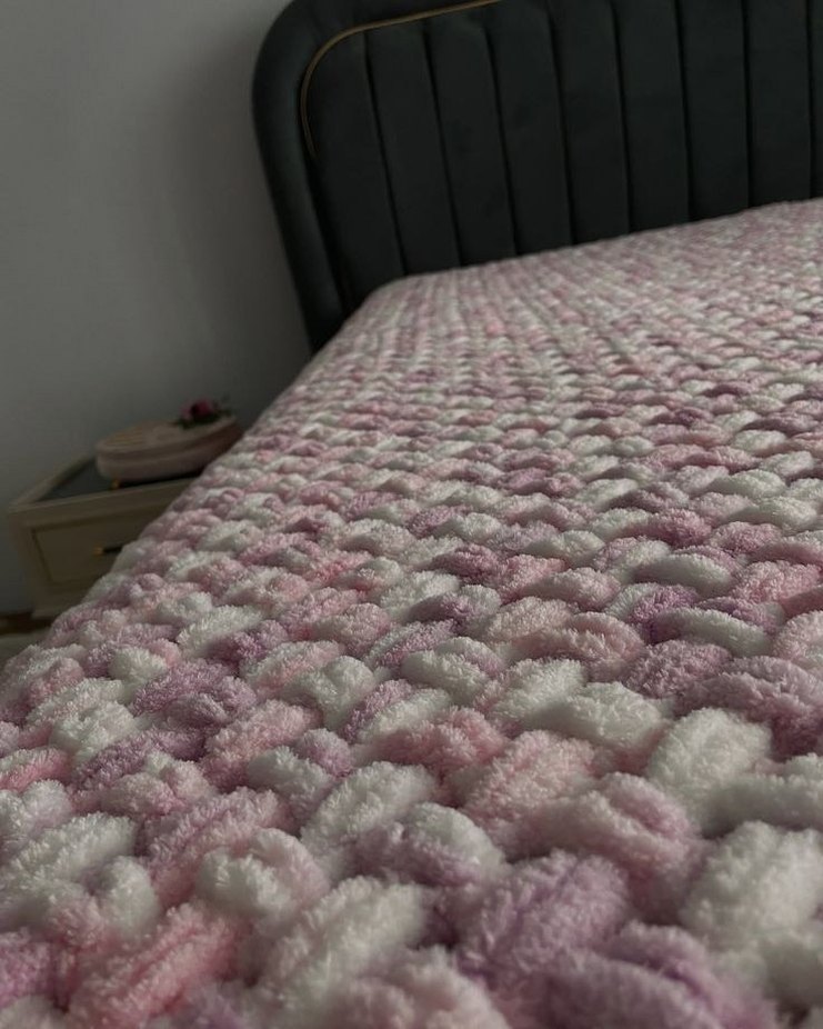 Pembe batik desenli yatak örtüsü - Görsel 2