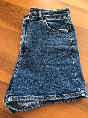m Beden Jean şort 38 beden az kullanıldı tertemiz