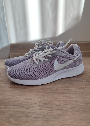 Nike Tanjun Gri Bağcıklı Kadın Spor Ayakkabı - Görsel 3