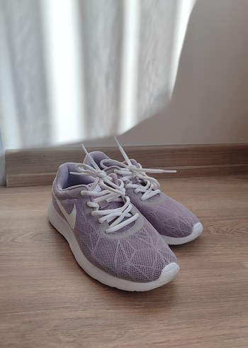 Nike Tanjun Gri Bağcıklı Kadın Spor Ayakkabı - Görsel 2