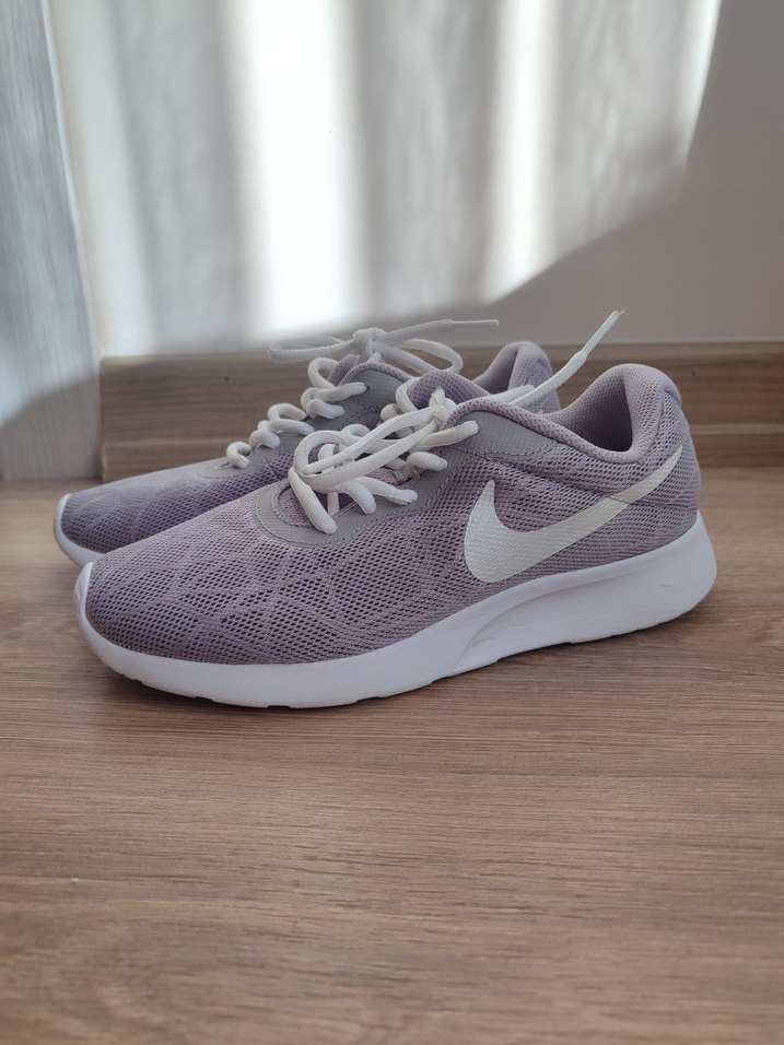 Nike Tanjun Gri Bağcıklı Kadın Spor Ayakkabı - Görsel 3